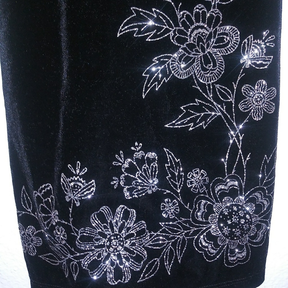 Dress - Picture 4 of 8